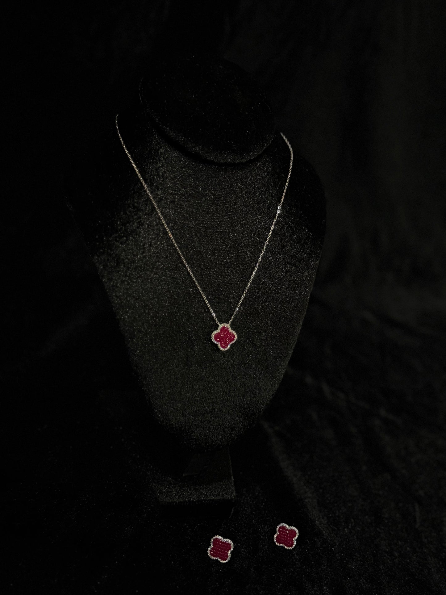 Conjunto T/Van Cleef Rubí
